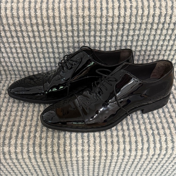 Like New Black Patent Leather Men's Tux Dress Shoes - Picture 1 of 3